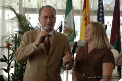 Diane Buck with Mayor of Malaga